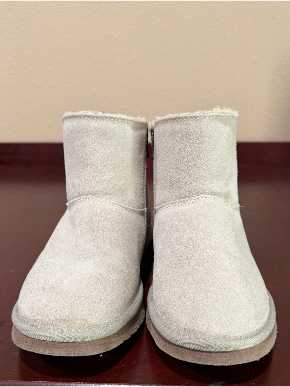 Cozy Shearling-Lined Suede Boots - Light cream